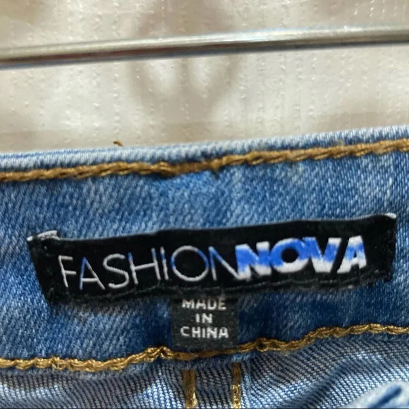 FASHION NOVA Grommet Flare Jeans High Rise 25 Waist - Picture 4 of 7